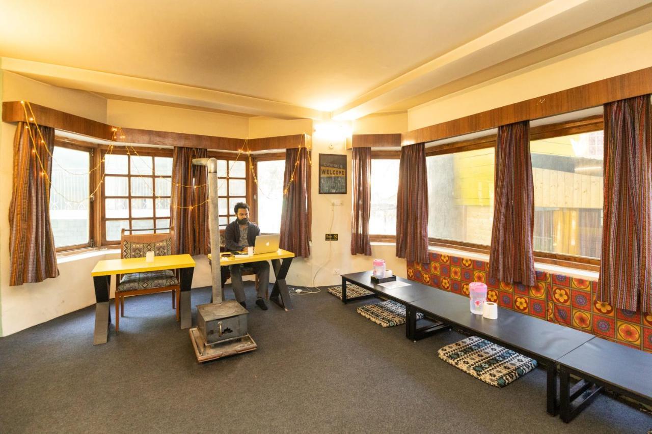 The Hosteller Manali Exteriör bild